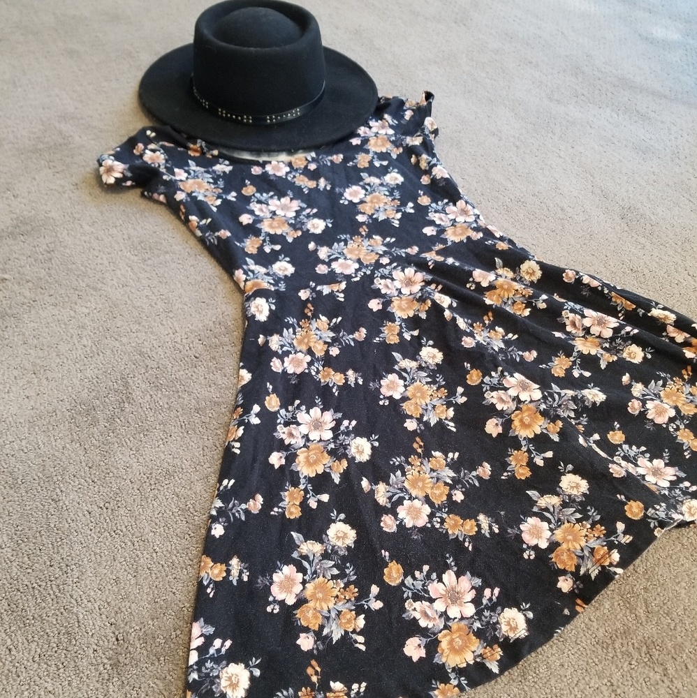 F21 black floral babydoll dress